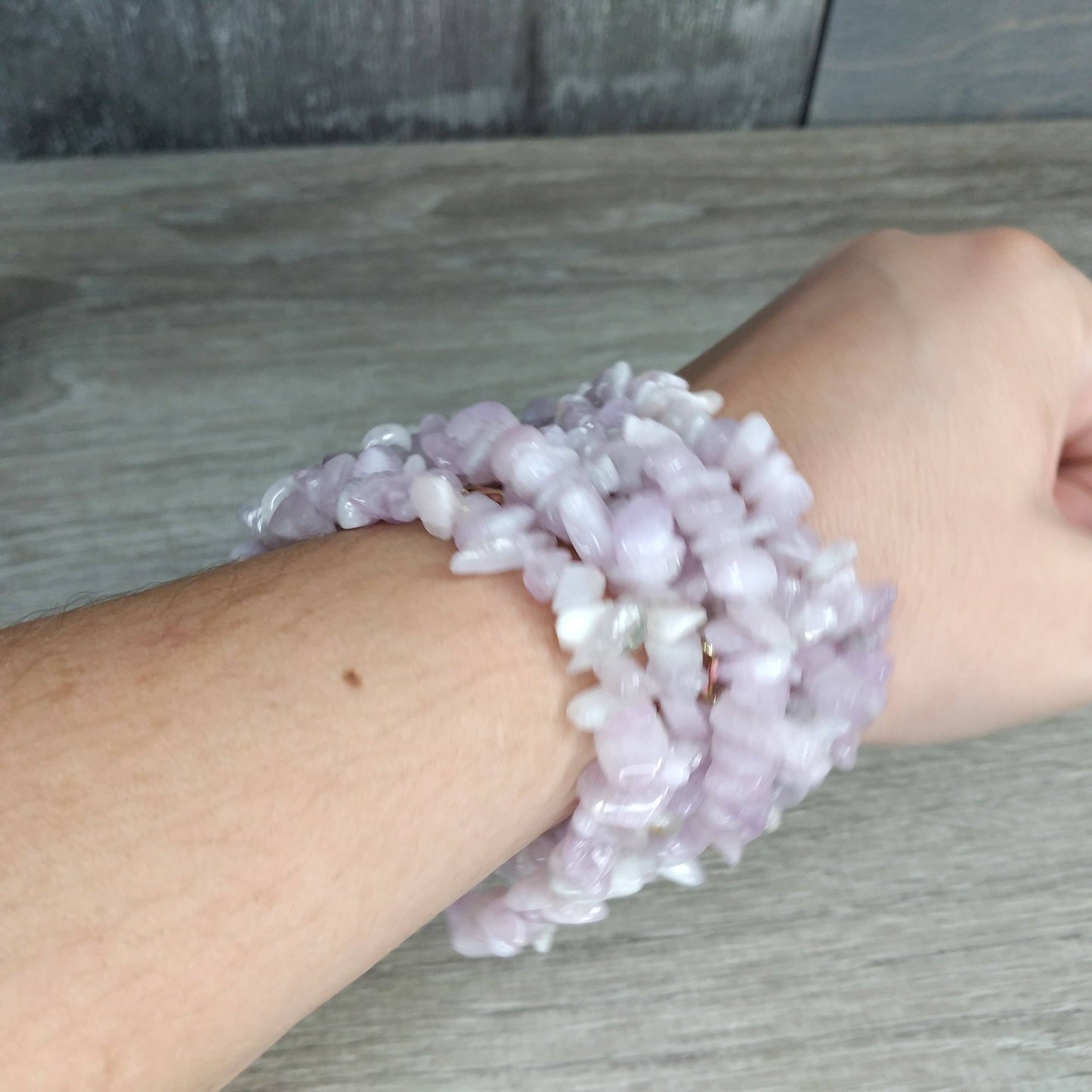 Gemstone Chip Bracelets – Common Crystals in Bulk Wholesale: White Rainbow Moonstone
