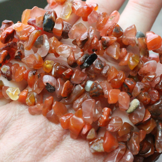 Gemstone Chip Bracelets – Common Crystals in Bulk Wholesale: White Rainbow Moonstone