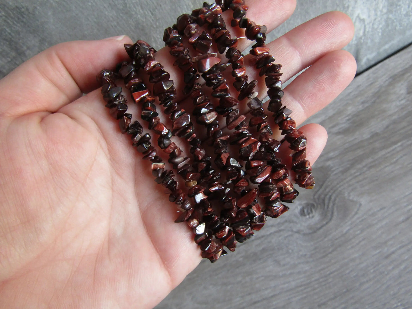 Gemstone Chip Bracelets – Common Crystals in Bulk Wholesale: White Rainbow Moonstone