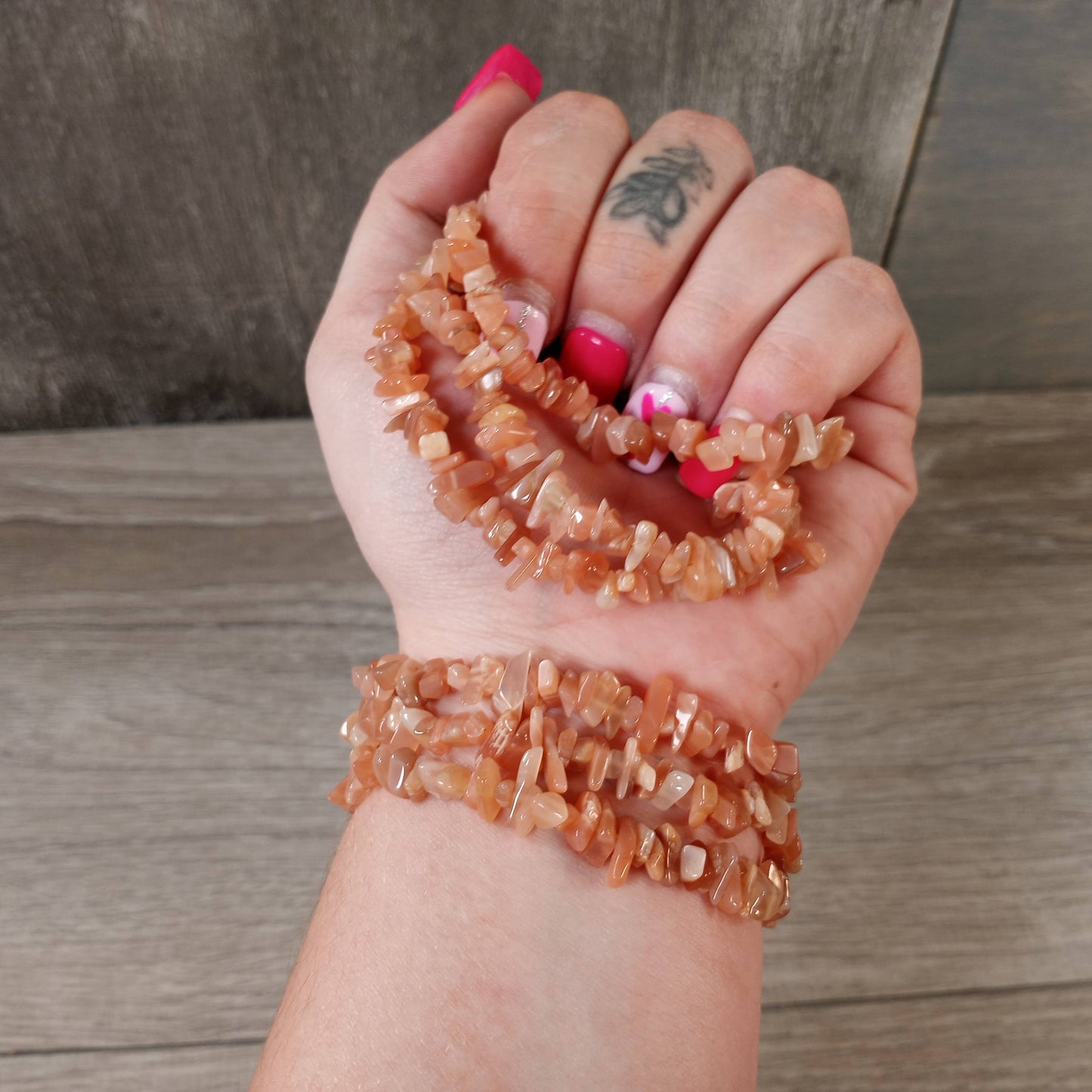 Gemstone Chip Bracelets – Common Crystals in Bulk Wholesale: White Rainbow Moonstone
