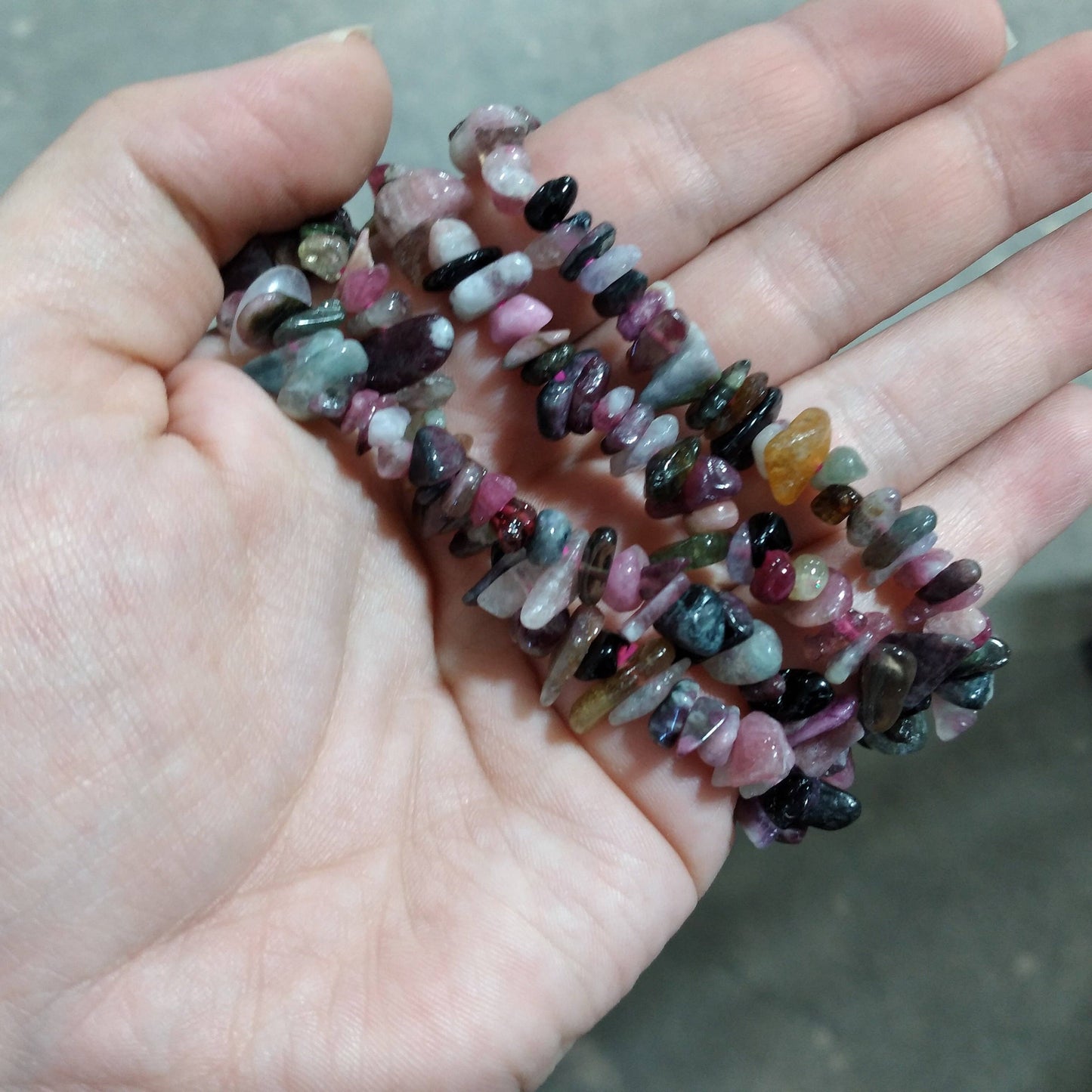 Gemstone Chip Bracelets – Common Crystals in Bulk Wholesale: White Rainbow Moonstone