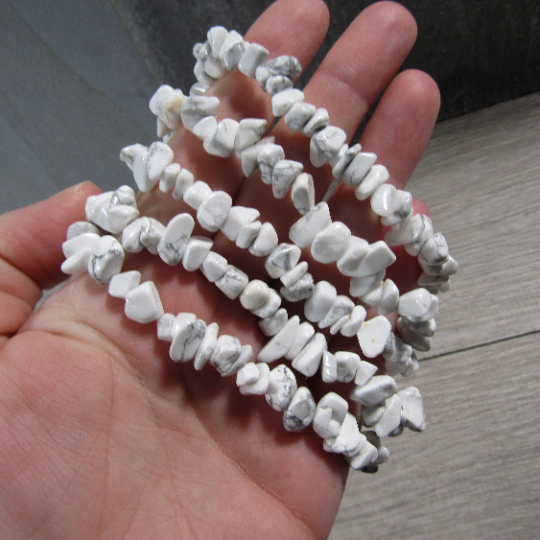 Gemstone Chip Bracelets – Common Crystals in Bulk Wholesale: White Rainbow Moonstone