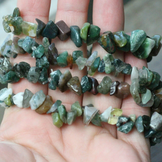 Gemstone Chip Bracelets – Common Crystals in Bulk Wholesale: White Rainbow Moonstone
